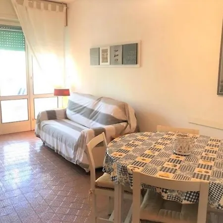 Apartamento Beautiful For 6 People Near The Sea
