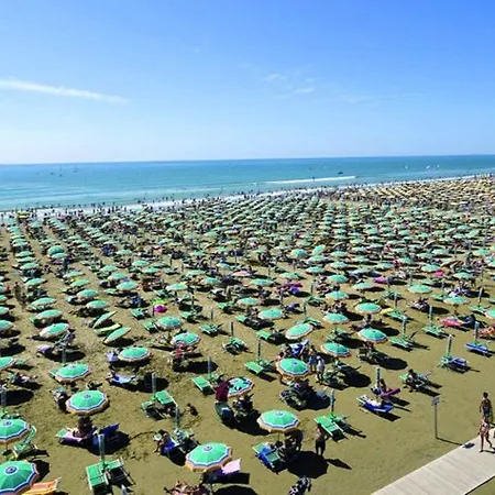 Beautiful For 6 People Near The Sea Appartamento Bibione